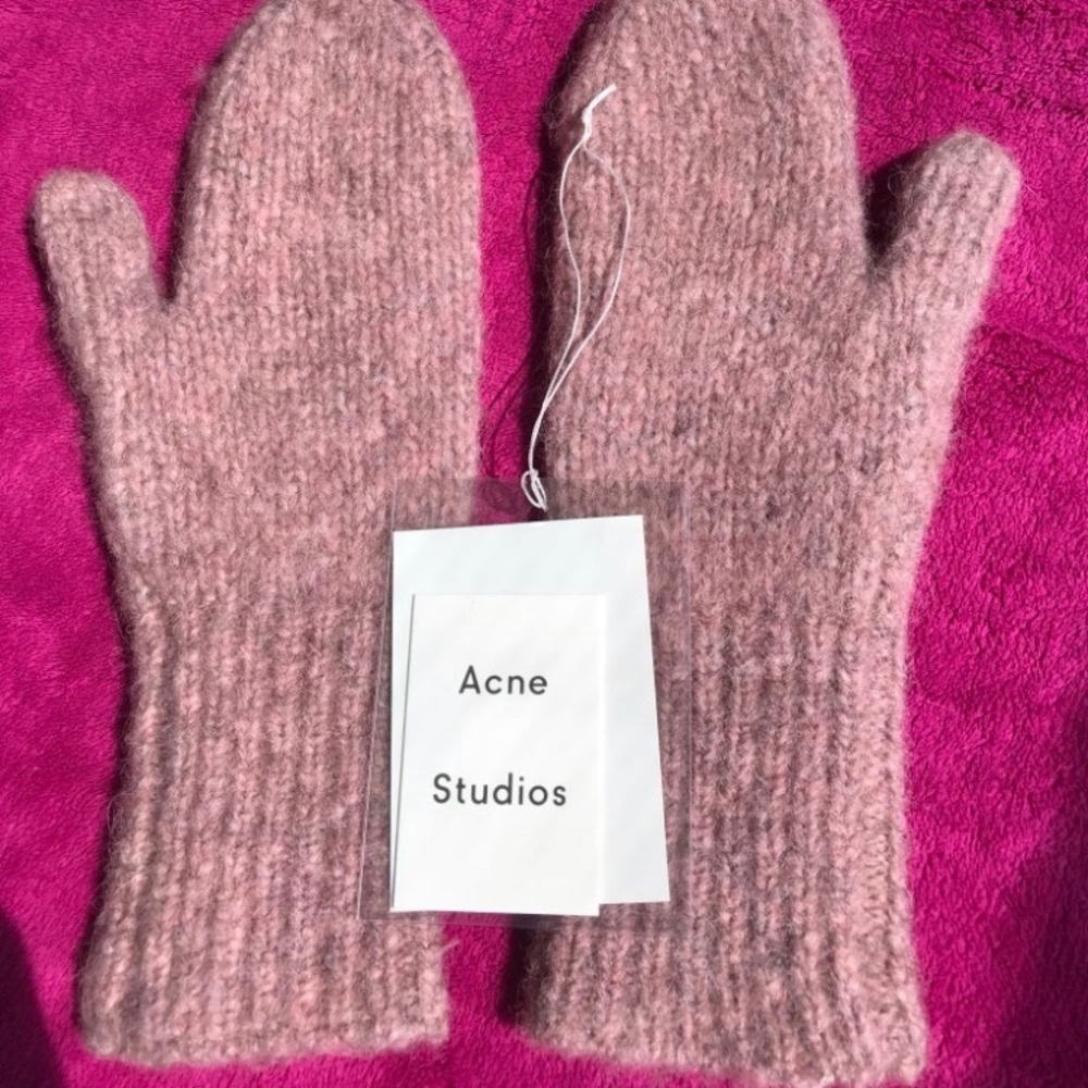 Acne studio wool gloves brand new